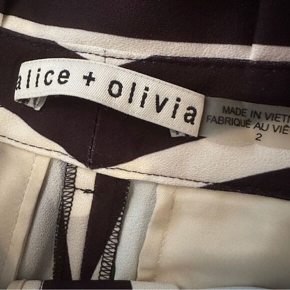 Alice + Olivia Paula Striped Wide Leg Pants - Picture 5 of 8